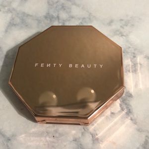 Fenty Beauty Makeup - Fenty full Size bronzer shady biz Fenty Beauty Makeup - Fenty full Size bronzer shady biz